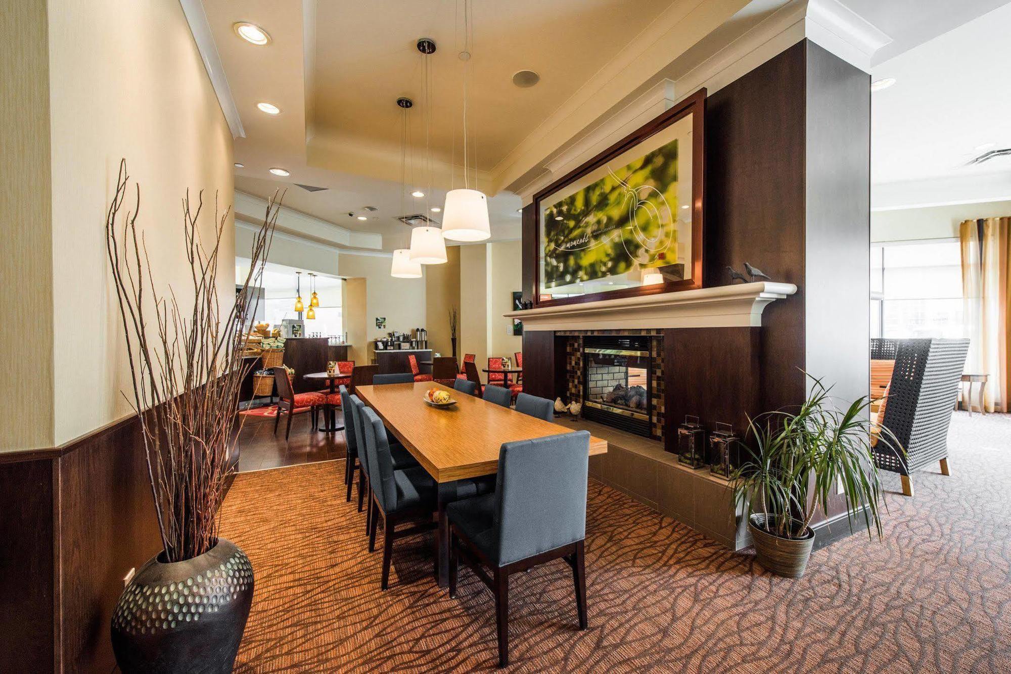 Hilton Garden Inn Saskatoon Downtown Екстер'єр фото